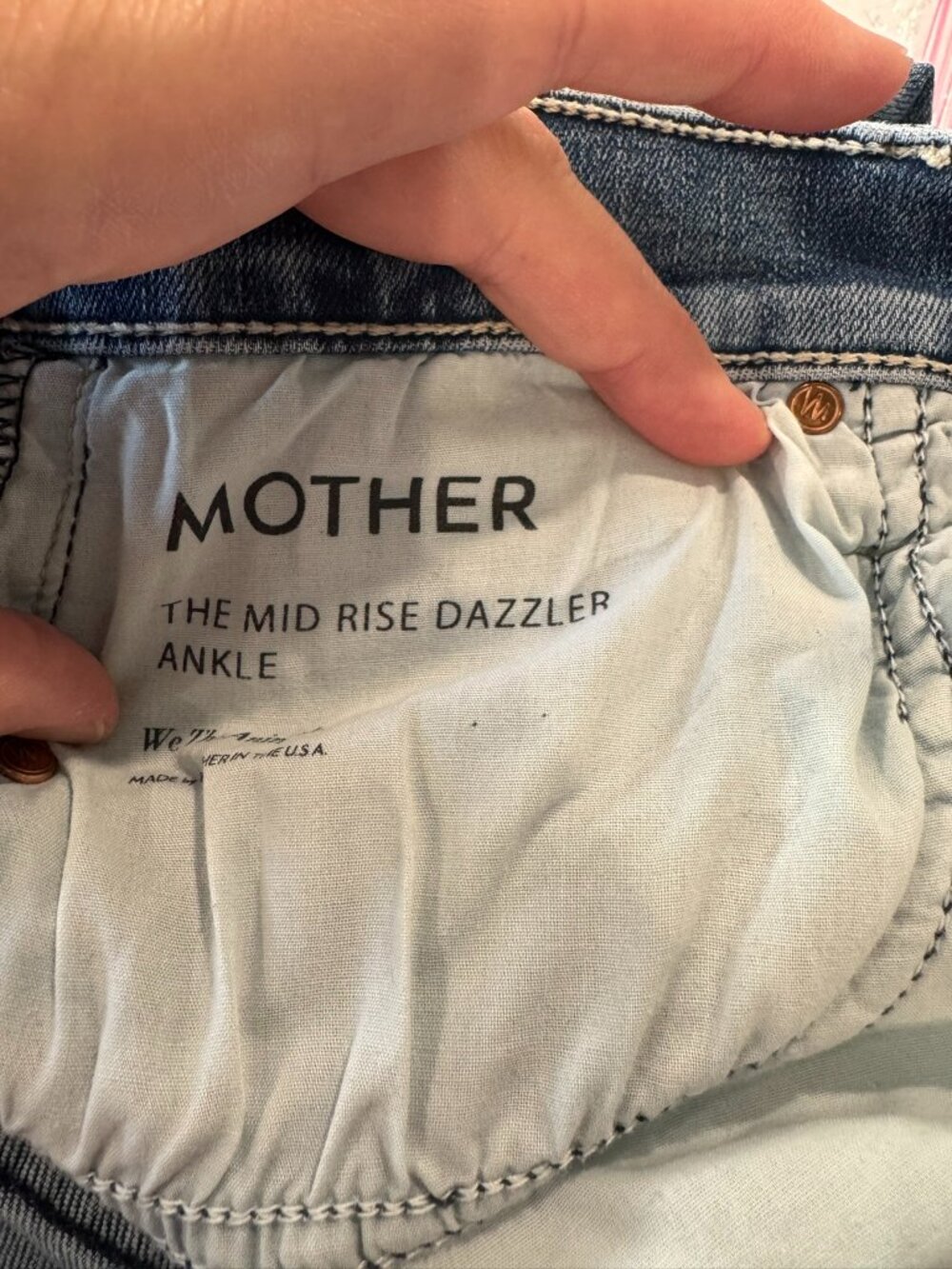 MOTHER Cropped Ankle Jeans in Faded Blue - Picture 2 of 11